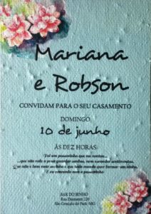 Convite de Casamento em Papel Semente Fratos – frente cor 4x0 formato A5 medida 140×200 – Mariana e Robson